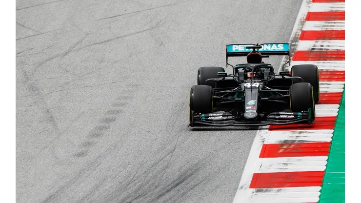 Lewis Hamilton y Valtteri Bottas, de Mercedes, dominaron ambas prácticas libres del GP de Austria