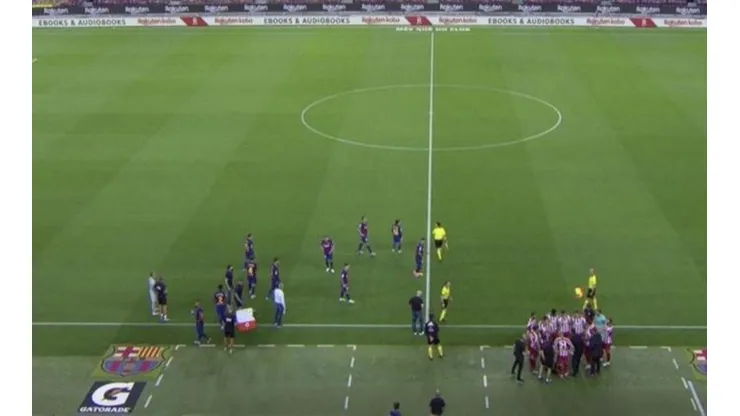 Las bancas del Barcelona y el Aleti, Setien y Simeone muy distintos