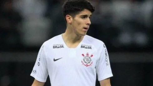 Ángelo Araos volvió a las prácticas con el Corinthians