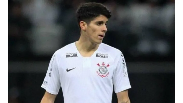 Ángelo Araos volvió a las prácticas con el Corinthians