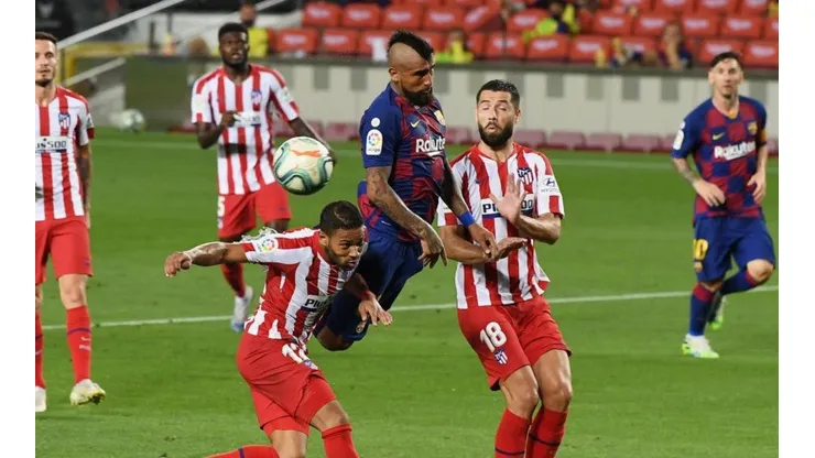 Arturo Vidal hizo un buen partido, pero cometió un penal en Barcelona
