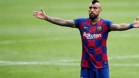 Arturo Vidal junto al Barcelona reciben al Atlético de Madrid, en un encuentro que depende el futuro azulgrana en la lucha por el título.