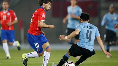 Jorge Valdivia y su obra maesrta ante Fucile. El Mago fue clave en el título de la Copa América 2015