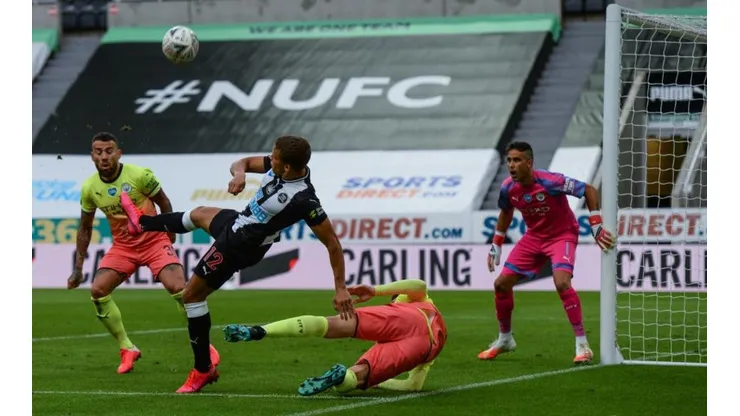 Claudio Bravo dijo que jugará hasta que su cabeza se lo permita