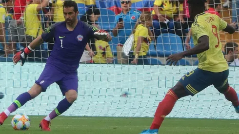 Claudio Bravo no está de acuerdo con el inicio de las eliminatorias