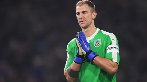El ex portero de Manchester City busca club para la próxima temporada luego que Burnley decidiera no renovar su contrato.