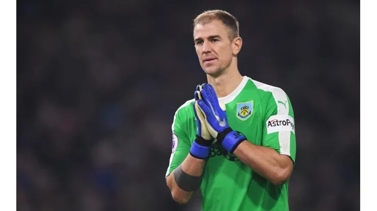 El ex portero de Manchester City busca club para la próxima temporada luego que Burnley decidiera no renovar su contrato.