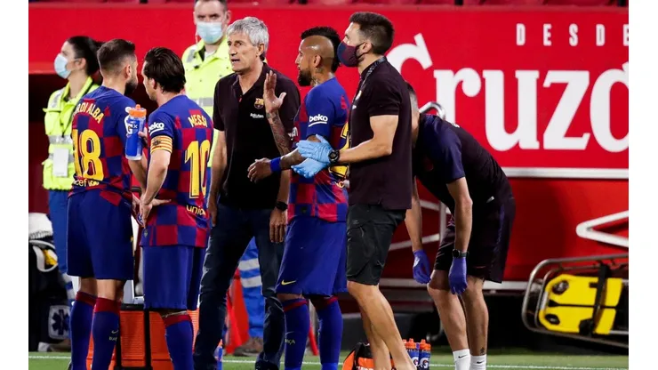 La manera en que Eder Sarabia vive los partidos, gritando groserías y exaltándose con cada cobro habría terminado con la paciencia de los jugadores blaugrana.