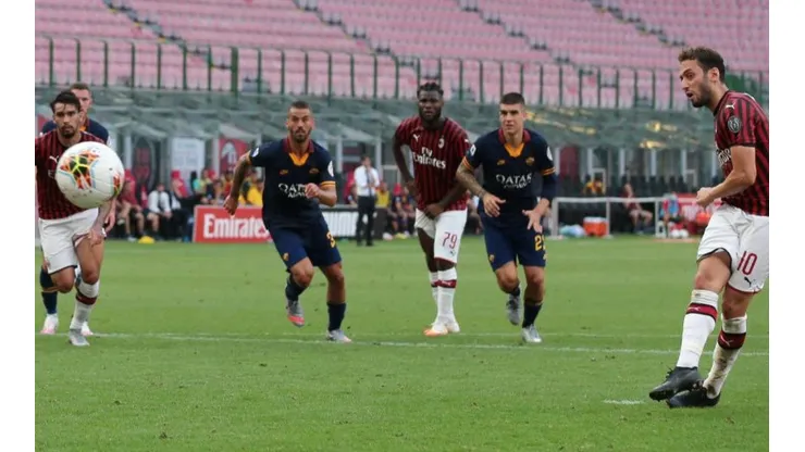 Milan derrotó a la Roma y se mete en puestos de copas internacionales
