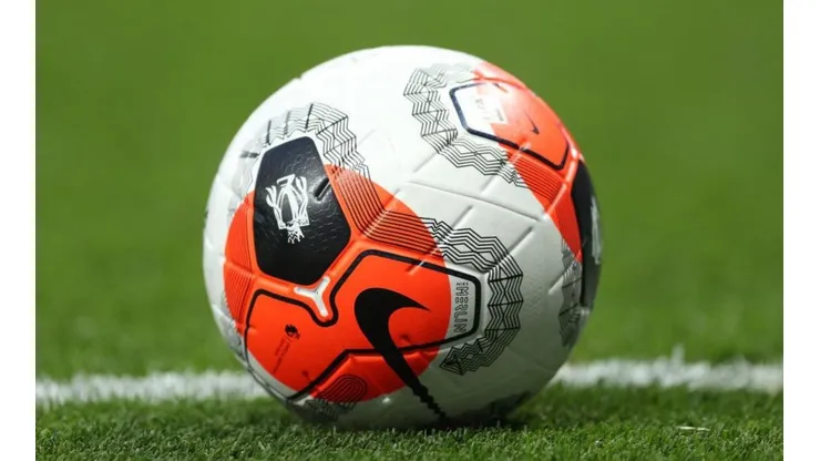 Termina la Bundesliga, comienza otra fecha de la Premier, FA Cup, y partidos del recuerdo forman parte de la oferta.