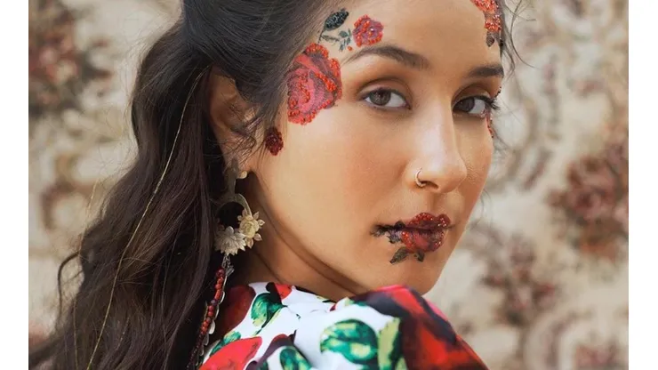 Denise Rosenthal aprovechó su cuenta en Twitter para sumarse al #JBalvinIsOverParty.