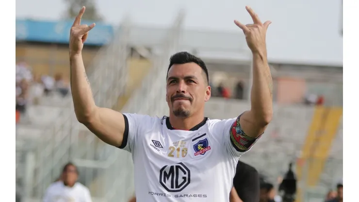 Esteban Paredes se ríe de la ANFP