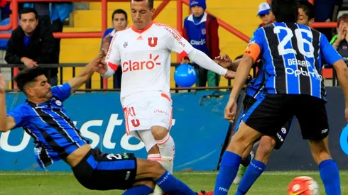 La patada de José Bizama a Sebastián Ubilla