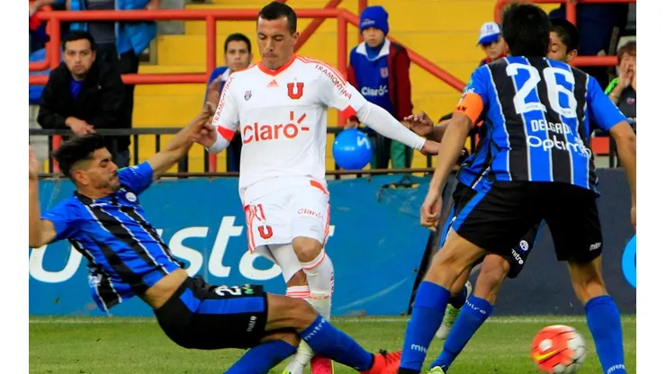 La patada de José Bizama a Sebastián Ubilla