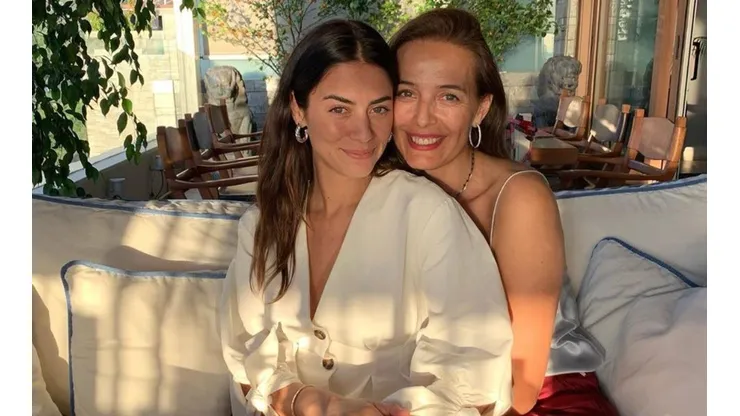 Lorenza Izzo junto a su madre Rosita Parsons.