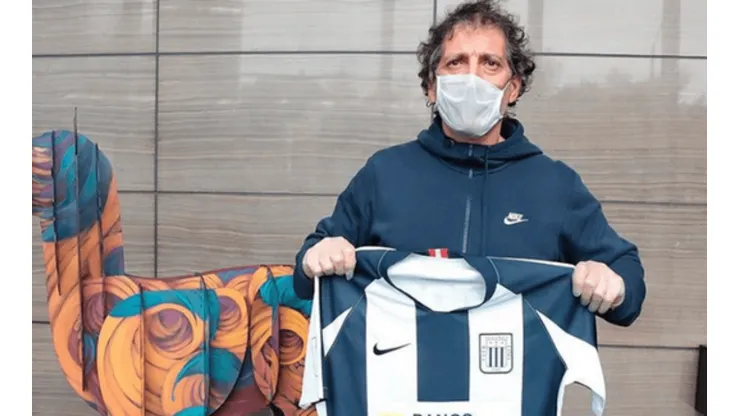 Mario Salas ya está en Lima planificando su debut con Alianza