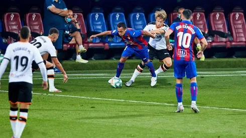 Fabián Orellana fue titular en triunfo del Eibar ante el Valencia