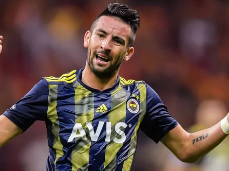 Un grande de Grecia seduce a Mauricio Isla