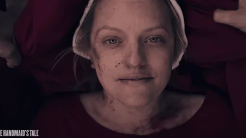 Elisabeth Moss continúa en el rol protagónico de "The Handmaid's Tale".
