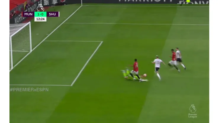 Marcus Rashford tuvo la apertura de la cuenta pero erró el tiro