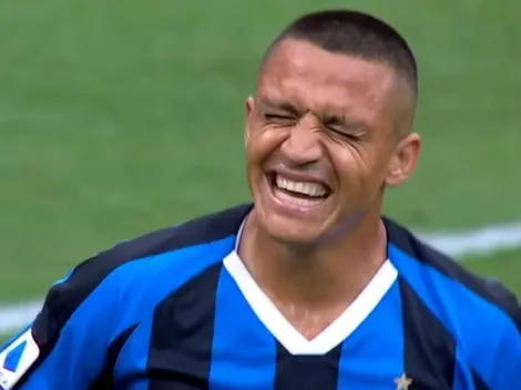 Casi gol de Alexis: cabezazo de Sánchez pasa cerca