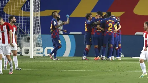 Barcelona festeja el gol de Rakitic.