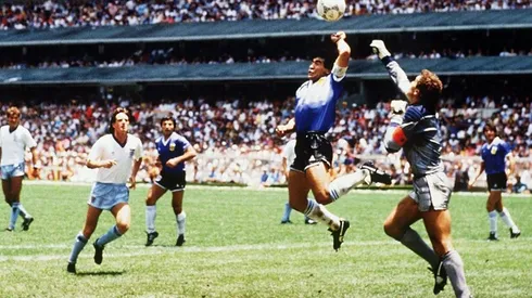 Diego Maradona y la mano de Dios.