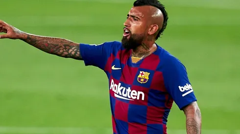Arturo Vidal ante el Sevilla