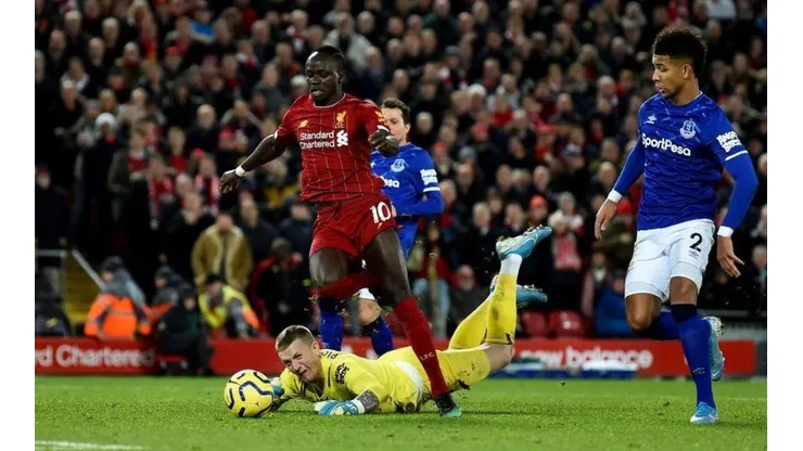 Liverpool y Everton animan un nuevo partido de la Premier League.