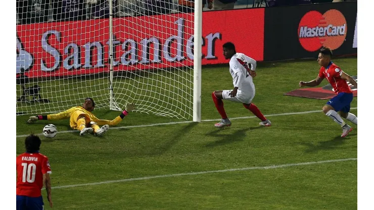 Eduardo Vargas fue clave en este parejo partido de semifinales.