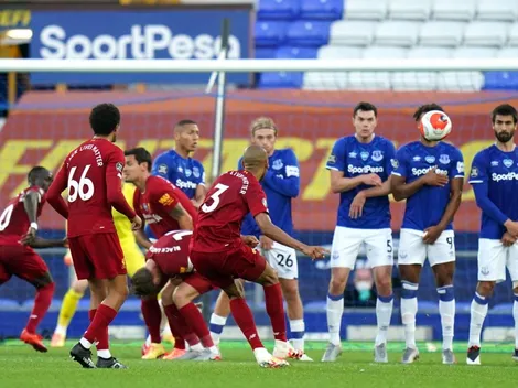 Liverpool empate y posterga el título de la Premier una fecha más