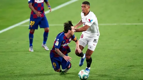 Diego Carlos aplicó el juego violento para detener a Lionel Messi