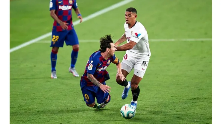 Diego Carlos aplicó el juego violento para detener a Lionel Messi
