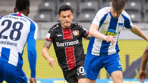 Charles Aránguiz frente al Hertha.