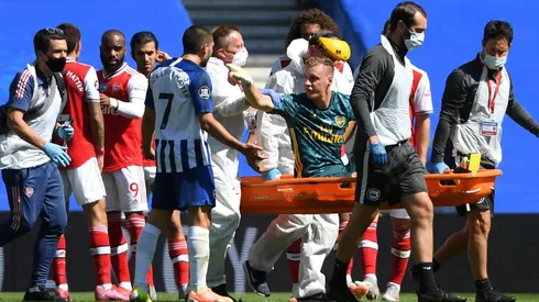 Bernd Leno encara a su infractor