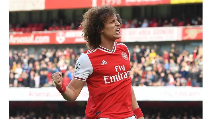 Pese a ser el principal responsable de la caída del Arsenal ante Manchester City, el brasileño David Luiz quiere que el club cañonero extienda su contrato hasta 2022