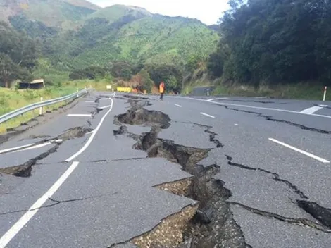 Nueva Zelanda sufre terremoto de 7,4 y descartan alerta de tsunami
