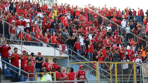 Miles de hinchas acompañaron al América ante la UC