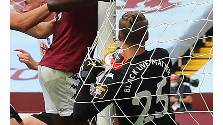 Un problema de oclusión impidió que el Ojo de Halcón validara este legítimo gol, en el polémico regreso de la Premier League