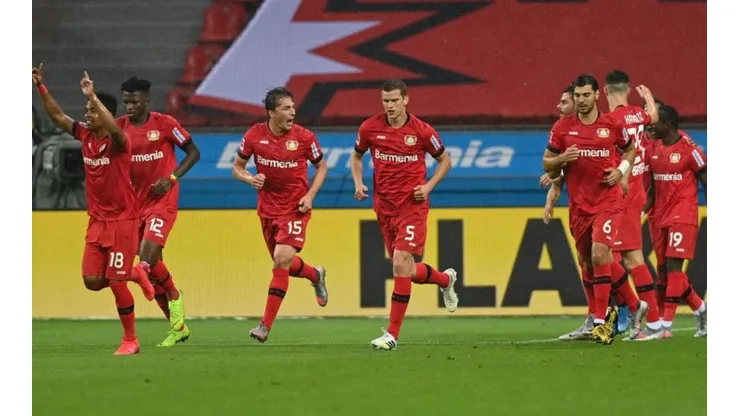 Bayer Leverkusen ganó un partido clave con Charles Aránguiz como titular