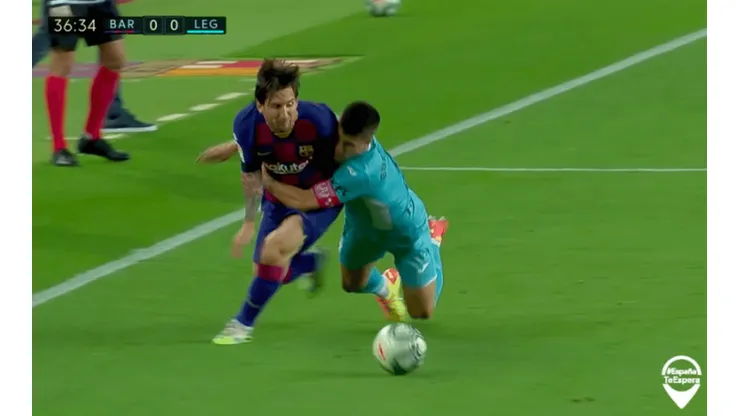 Lionel Messi sufrió un tremendo tackle en duelo entre Barcelona y Leganés