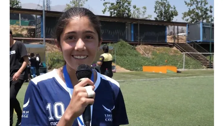 La joven Consuelo Cerda espera en el futuro dedicar su vida al fútbol femenino. Mientras, hace sus armas en el Lincoln de Pudahuel.