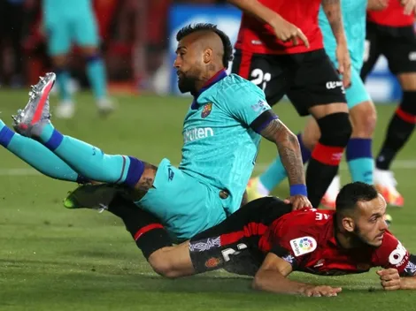 Dejan a Vidal fuera del regreso del Barça al Camp Nou