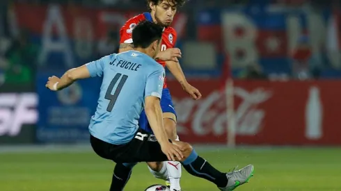 Permiso. Valdivia deja atrás a Fucile.