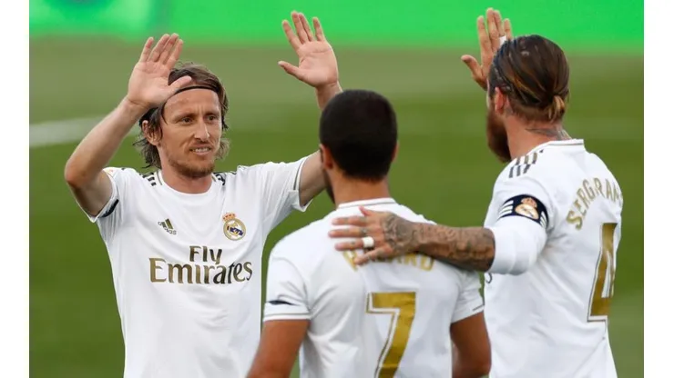 Luka Modric junto a Eden Hazard y Sergio Ramos en Real Madrid