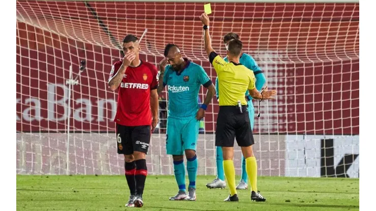 Arturo Vidal se ganó la amarilla en el final y fue sustituido en el entretiempo