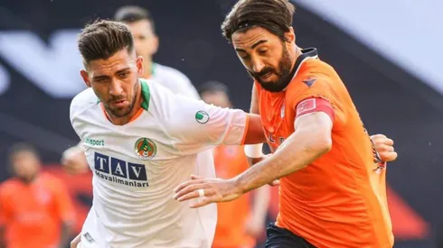 Başakşehir derrotó en casa a Alanyaspor en el regreso del fútbol turco