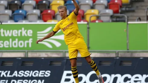 Erling Haaland marcó con un increíble golpe de cabeza para Borussia Dortmund