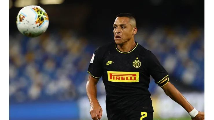 Alexis Sánchez ante el Nápoli