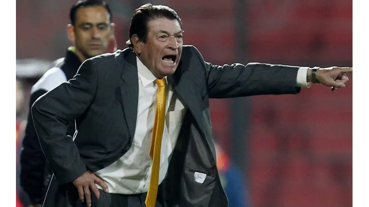 Clavito Godoy casi se ahorca con su corbata por enfrentar a un hincha de Audax Italiano